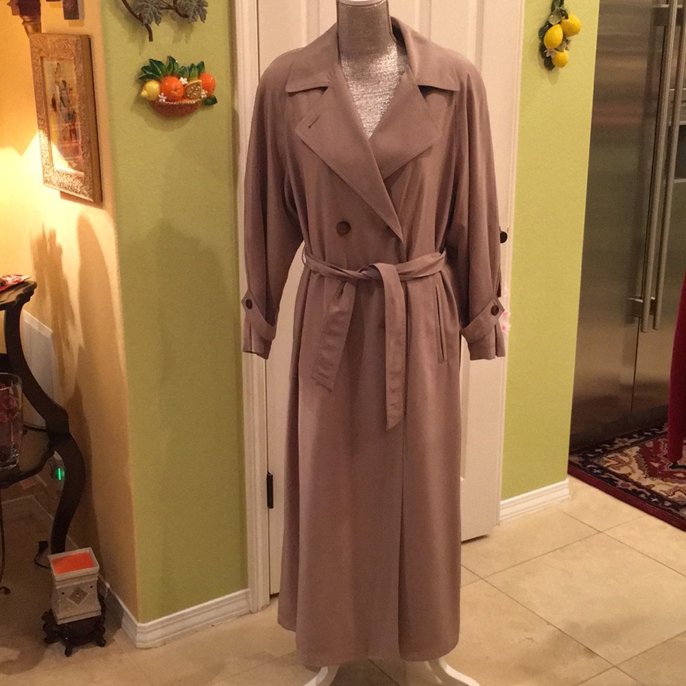 BRAND NEW TRENCH COAT